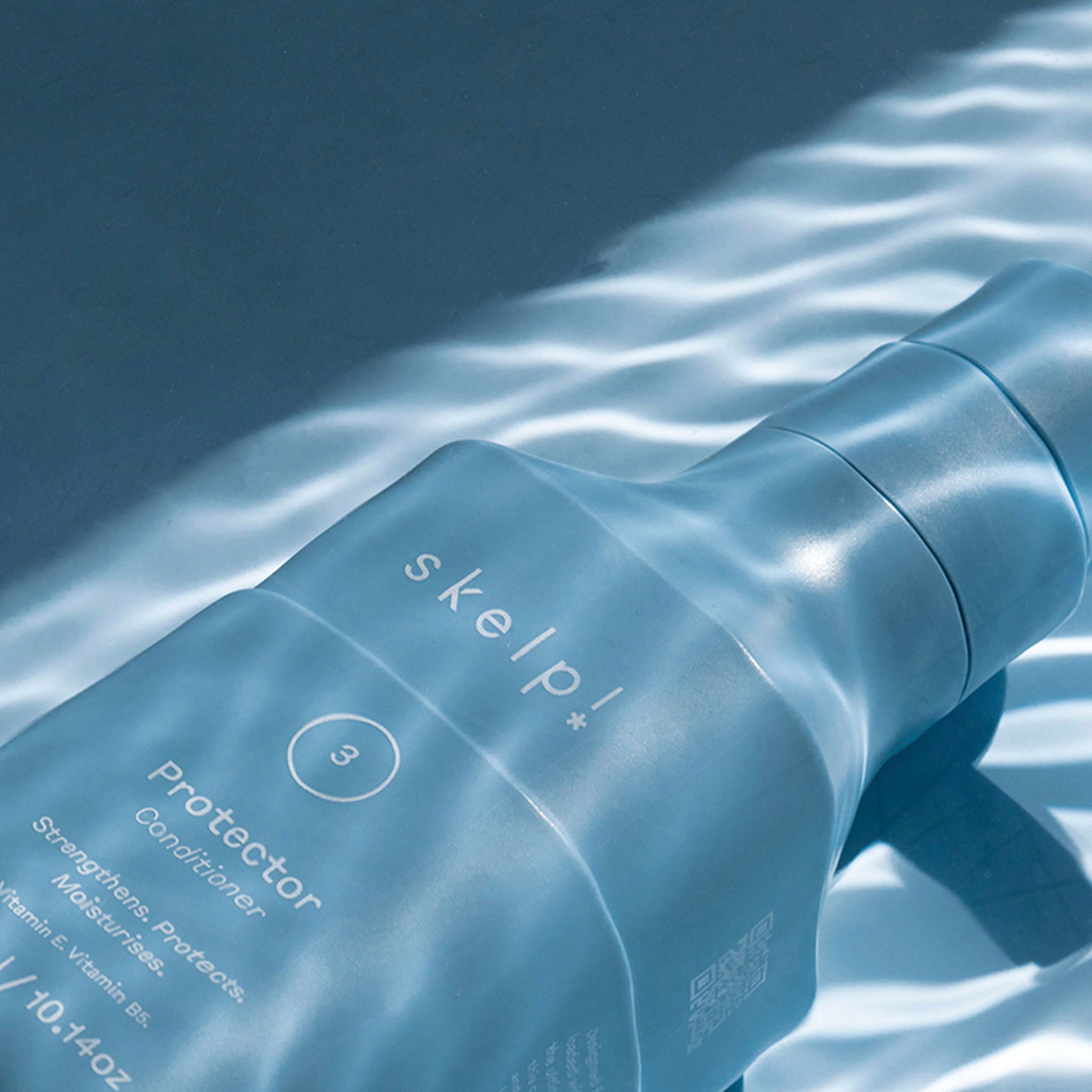 skelp Protector conditioner content shot of product in water