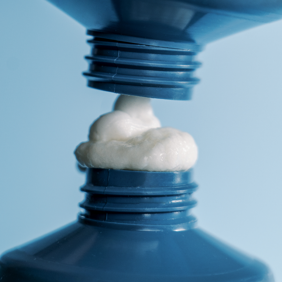 macro shot of Skelp nourishing mask two nozzles connected with rich air mask