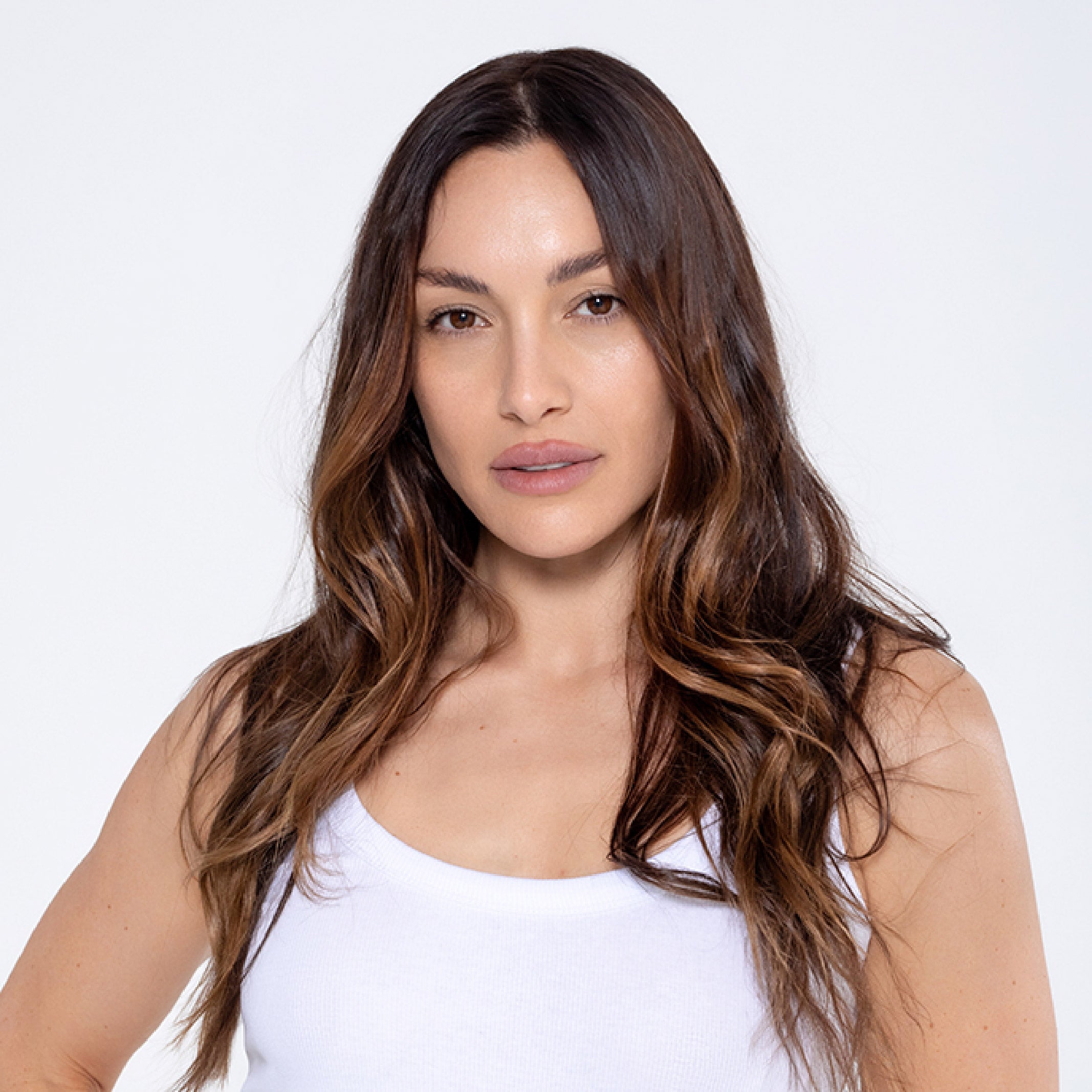 skelp model with long brown wavy hair 